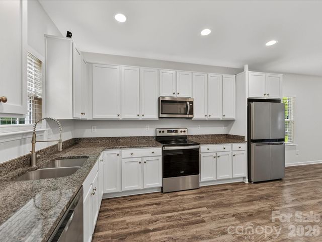 1231 Georgetown Drive, Charlotte, NC 28213