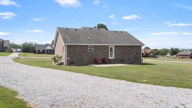 1012 Peak Dr, Castalian Springs, TN 37031