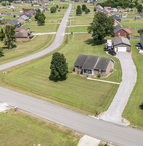 1012 Peak Dr, Castalian Springs, TN 37031