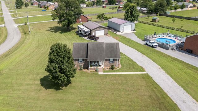 1012 Peak Dr, Castalian Springs, TN 37031