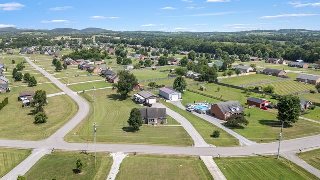 1012 Peak Dr, Castalian Springs, TN 37031