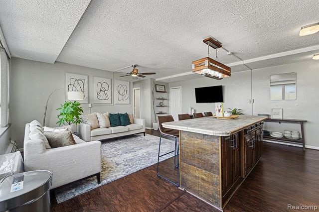 8900 E Jefferson Avenue 729, Detroit, MI 48214