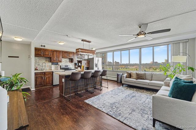 8900 E Jefferson Avenue 729, Detroit, MI 48214