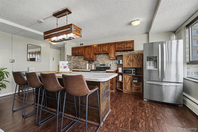 8900 E Jefferson Avenue 729, Detroit, MI 48214