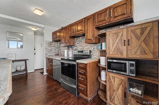 8900 E Jefferson Avenue 729, Detroit, MI 48214