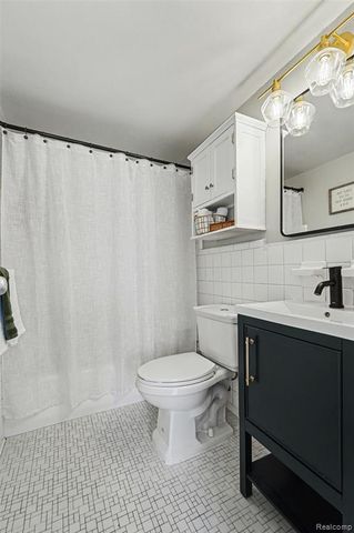 8900 E Jefferson Avenue 729, Detroit, MI 48214