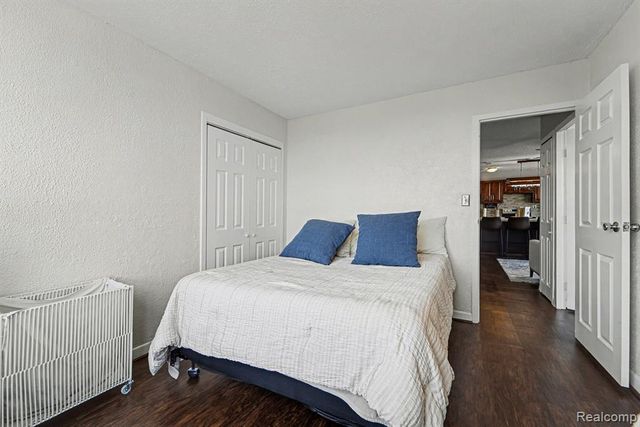 8900 E Jefferson Avenue 729, Detroit, MI 48214