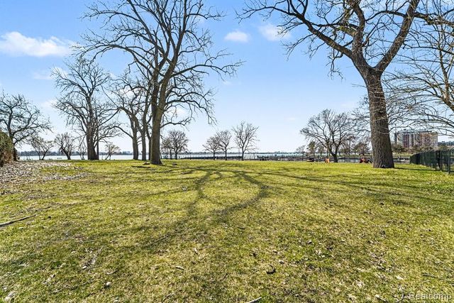 8900 E Jefferson Avenue 729, Detroit, MI 48214