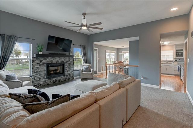632 SW Lakeview Drive, Grain Valley, MO 64029