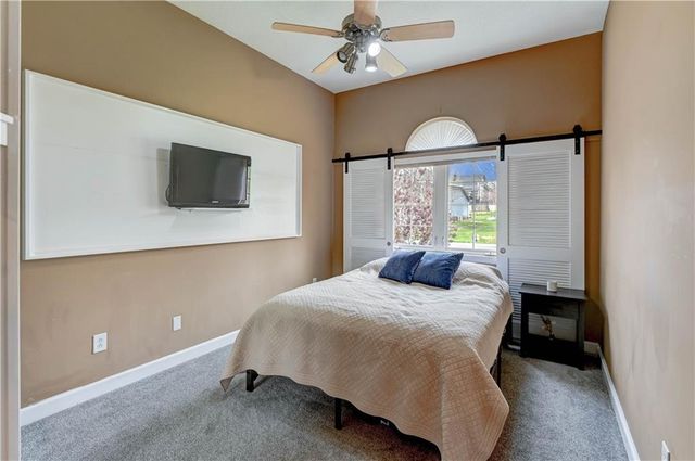 632 SW Lakeview Drive, Grain Valley, MO 64029
