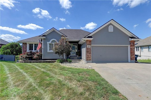 632 SW Lakeview Drive, Grain Valley, MO 64029
