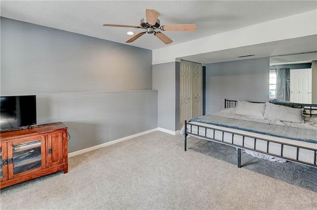 632 SW Lakeview Drive, Grain Valley, MO 64029