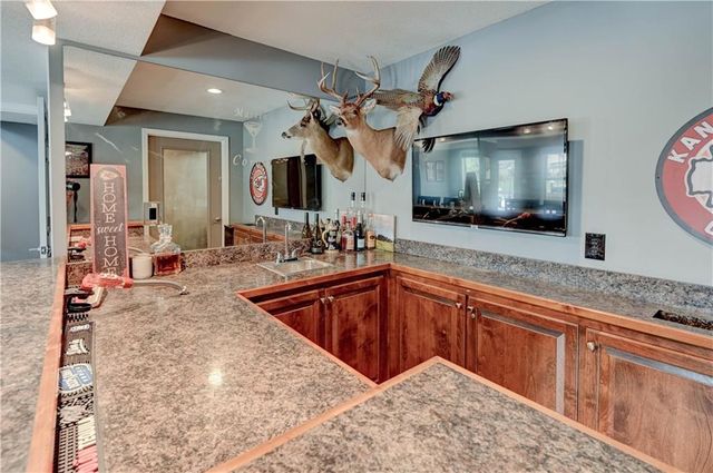 632 SW Lakeview Drive, Grain Valley, MO 64029