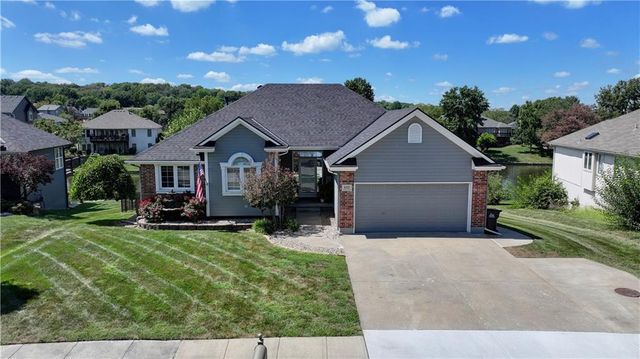 632 SW Lakeview Drive, Grain Valley, MO 64029