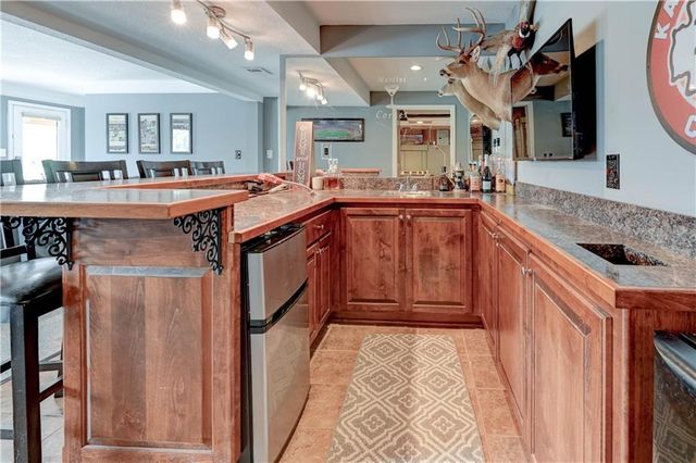 632 SW Lakeview Drive, Grain Valley, MO 64029