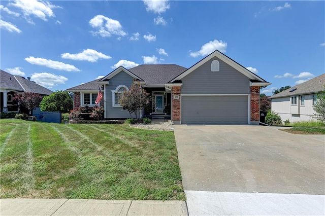 632 SW Lakeview Drive, Grain Valley, MO 64029