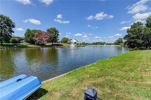 632 SW Lakeview Drive, Grain Valley, MO 64029