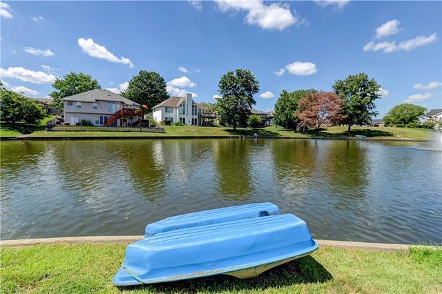 632 SW Lakeview Drive, Grain Valley, MO 64029