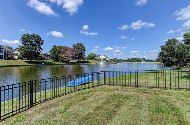 632 SW Lakeview Drive, Grain Valley, MO 64029