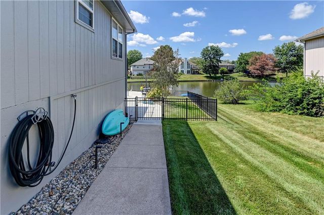632 SW Lakeview Drive, Grain Valley, MO 64029