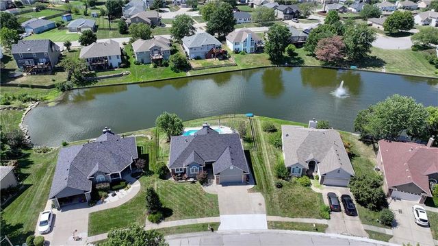 632 SW Lakeview Drive, Grain Valley, MO 64029