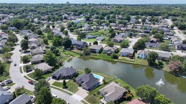 632 SW Lakeview Drive, Grain Valley, MO 64029
