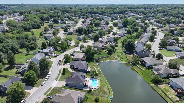 632 SW Lakeview Drive, Grain Valley, MO 64029