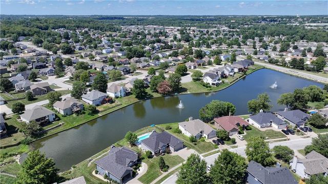 632 SW Lakeview Drive, Grain Valley, MO 64029