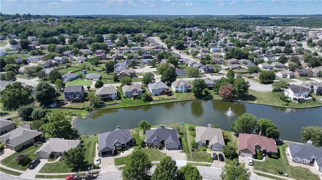 632 SW Lakeview Drive, Grain Valley, MO 64029