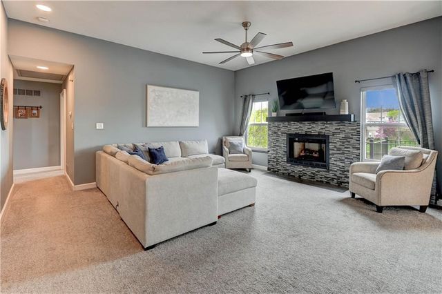 632 SW Lakeview Drive, Grain Valley, MO 64029