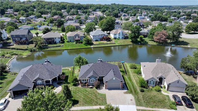 632 SW Lakeview Drive, Grain Valley, MO 64029