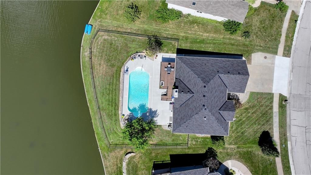 632 SW Lakeview Drive, Grain Valley, MO 64029
