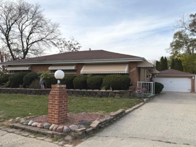 2732 Circle Drive, Markham, IL 60428