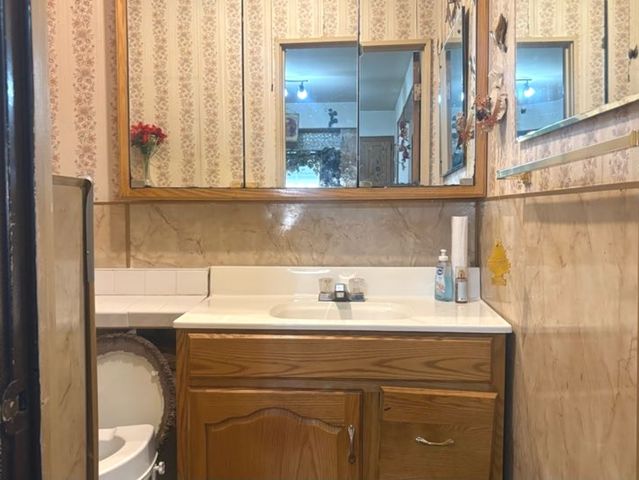 2732 Circle Drive, Markham, IL 60428