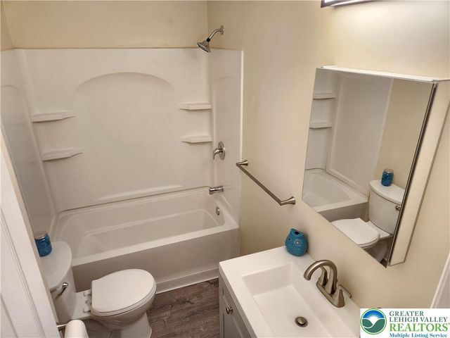 1040 Spring Garden Street, Allentown City, PA 18102