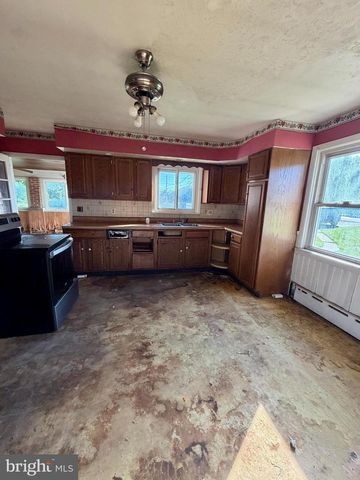 5700 ALLENTOWN PI, Reading, PA 19605