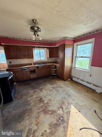 5700 ALLENTOWN PI, Reading, PA 19605
