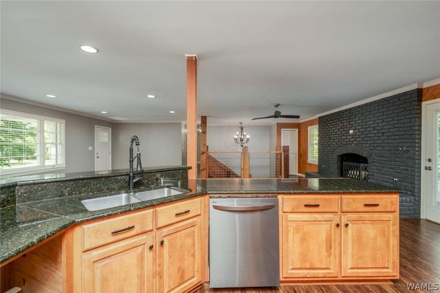 13256 Sharpes Lake, Northport, AL 35473