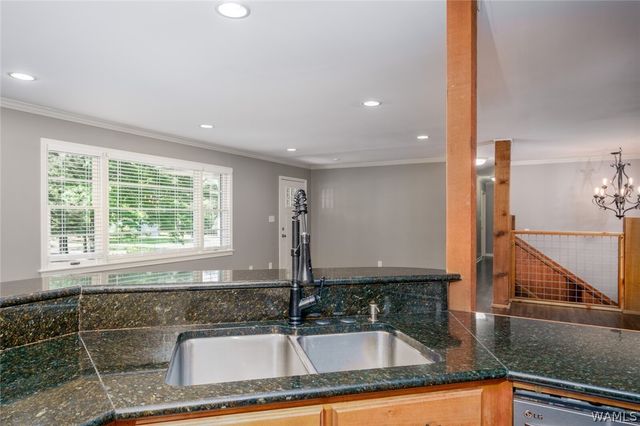 13256 Sharpes Lake, Northport, AL 35473