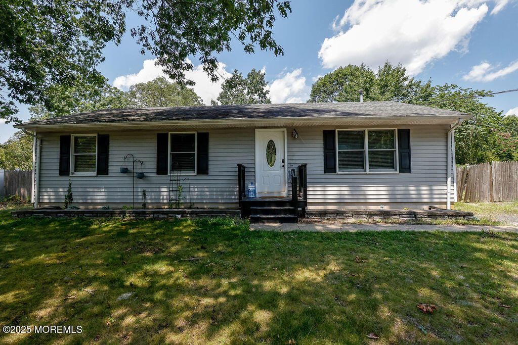 7 Letts Landing Road, Waretown, NJ 08758