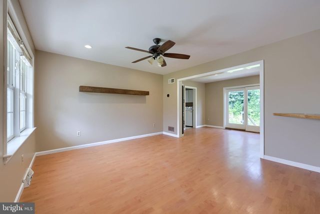 28 ELIZABETH ST, Washington Boro, PA 17582