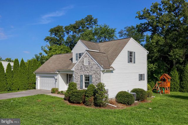 28 ELIZABETH ST, Washington Boro, PA 17582
