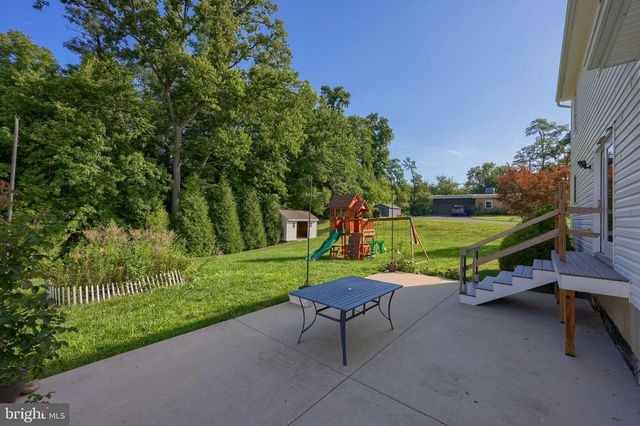 28 ELIZABETH ST, Washington Boro, PA 17582