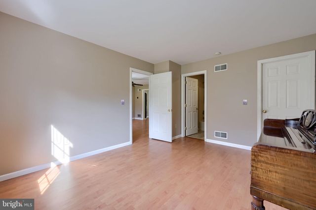 28 ELIZABETH ST, Washington Boro, PA 17582