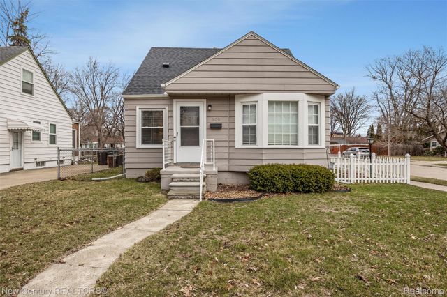 609 E Baker Avenue, Clawson, MI 48017