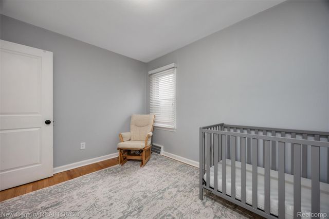 609 E Baker Avenue, Clawson, MI 48017