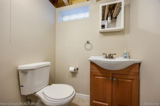 609 E Baker Avenue, Clawson, MI 48017