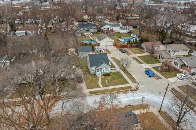 609 E Baker Avenue, Clawson, MI 48017