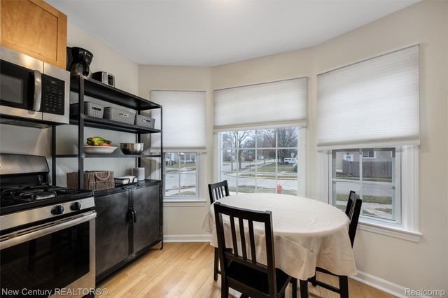 609 E Baker Avenue, Clawson, MI 48017