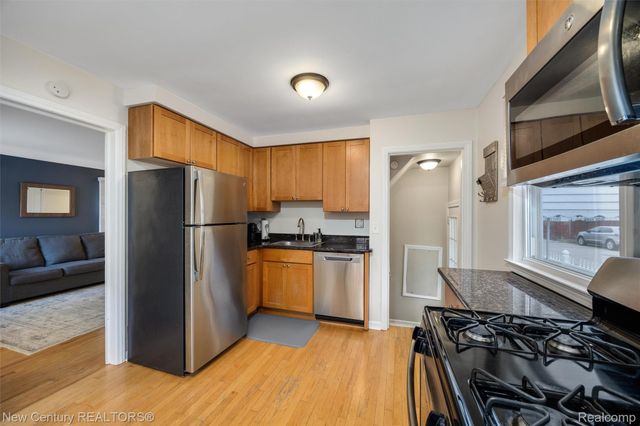 609 E Baker Avenue, Clawson, MI 48017